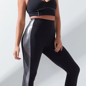 Noli Yoga Tempo Leggings Sz Small NWT